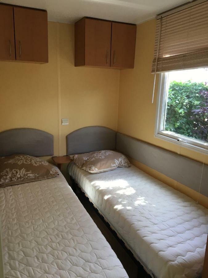 Chalet "Clara " Sint Annaland Bagian luar foto